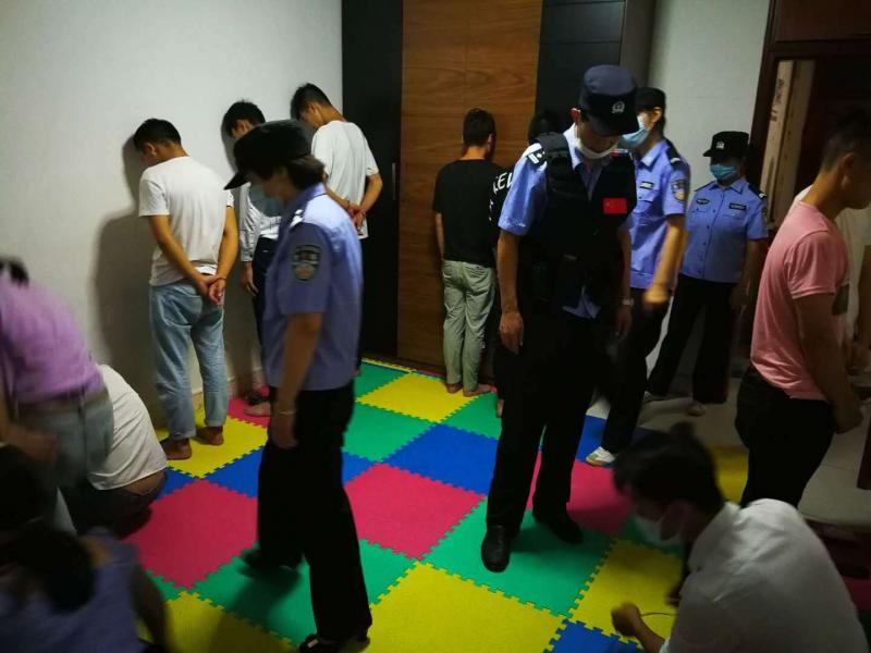 執法現場 北京頭條客戶端 圖